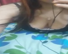 Desi Teen Showing Her Tits