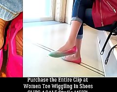 Indian Lady Abysm Toe Wiggling in Rainbow Flats