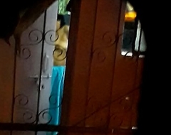 Mom dress changing desi @ Desi XnXX