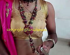 Indian crossdresser Lara D'Souza sexy video on every side saree 2