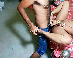 Bengali Bhabhi XXX wet crack fuck after seduce electrician full HD hindi porn video visible hindi audio