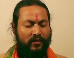 Swamiji enjoying fro pulchritudinous Bhabhi