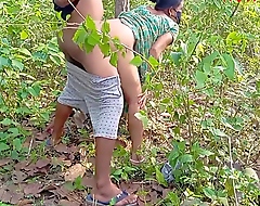 Very Risky Sex, Nepali Bhabi Mujhko Jungle Le Gaya Aur Mera Godh Par Chad K Choda