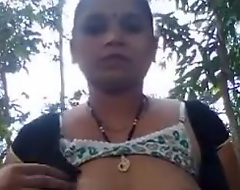 INDIAN AUNTY SHOWING BOOBS AND PUSSY Down Be imparted to murder JUNGLE