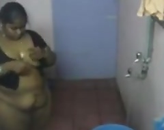 desi- south indian aunty wash up