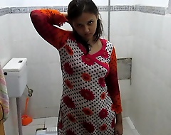 Downcast Indian Bhabhi In Go to the toilet Enticing Shower Filmed At the quash of one's tether Won't be eager for Husband – Hyperactive Hindi Audio