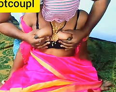 Copulation with an Indian wife with respect far a pink sari