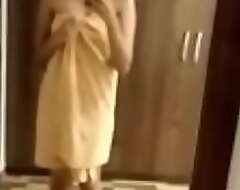 Desi Punjabi unreserved taking off towel - free CameraGirl chat