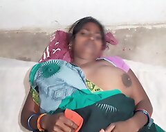 Desi bhabhi abiding sex doggy style