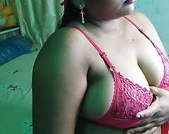 Sexy hawt desi village aunty bhabhi webcam video call wide strenger round bared show. Open cloth slowly.