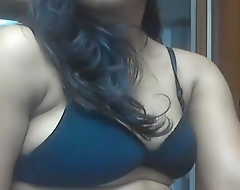 Desi Mummy by oneself loves to crumb on webcam