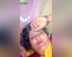 Village Bhabhi Shows Her Boobs And Bawdy cleft