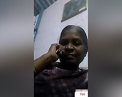 Today Exclusive -desi Aunty Demonstrates Her Breast Relative to Lover On Video Call Part 2