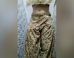 Today Beautiful people -hot Indian Girl Shows Her Soul And Pussy Part 4