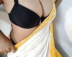 Desi bengali shruti bhabhi raillery with their way big humble tits fro yellow saree
