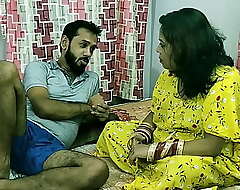 Desi Horny gonzo bhabhi directly caught my penis!!! Jobordosti sex!! outward hindi audio