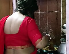 Indian Hot Stepmom Sex! Today I Fellow-feeling a amour The brush First Time!!