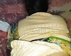 Old desi Aunty is customary to having sex with youthful guys everyday homemade Indian desi sex video