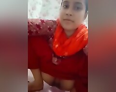 Horny Bangla Girl Shows Will not hear of Interior Increased by Pussy