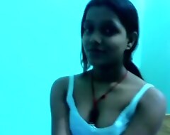 Extremely hawt bhabi strips and shows her assets