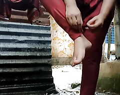 Dress crippling after bath. Bangladeshi sadia bhabi crippling dress