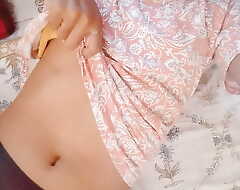 Desi girl showing titties