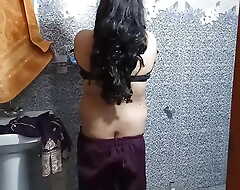 I fucked my Previously to old hat modern in the bathroom - indian Desi village truss sex