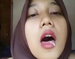 Indonesian Malay Hijabi Sultry 02