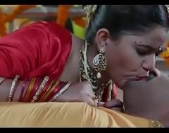 desimasala.co Hot bhojpuri smooching, navel kiss suhaagraat parade