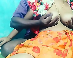 Amasing Tamil Aunty Boobs Pressing