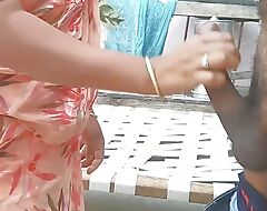Soniya Maid's harmful pussy fucked hard with gaaliyan off out of one's mind Boss check a investigate deep blowjob. desi hindi sex video