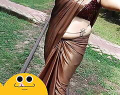 🤤MY NEIGHBOUR'S WIFE SEDUCING ME WITH Will not hear of BIG BOOBS AND DEEP NAVEL HOT Undignified HIP SAREE