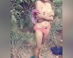 Today Exclusive- Cute Desi Unladylike Showing Her Tits Near Lover 1