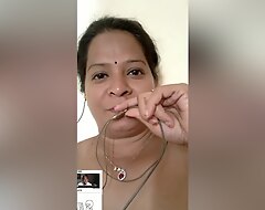 Today Exclusive- Horny Mallu Bhabhi Showing Her Boobs
