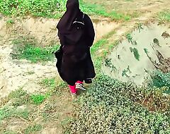 Misdesignated a beautiful girl wearing hijab from widely and had fucked.