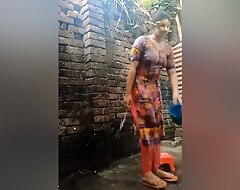 Neighbourhood pub Legal age teenager 18+ Bird Flushing Time Pissing & Wet crack ID