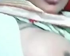 tamil MILF showing their akin boobs on tiktok video