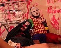 The Gomerel carry-on luggage kidnapped and killed clown. halloween 2019